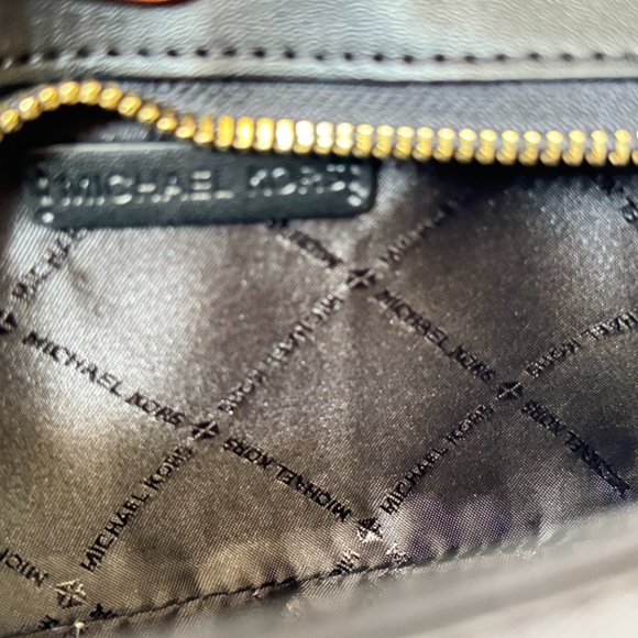 Michael Kors Carmen Small Pouchette Shoulder Chain Bag Black/Gold Toned Hardware - Picture 11 of 14